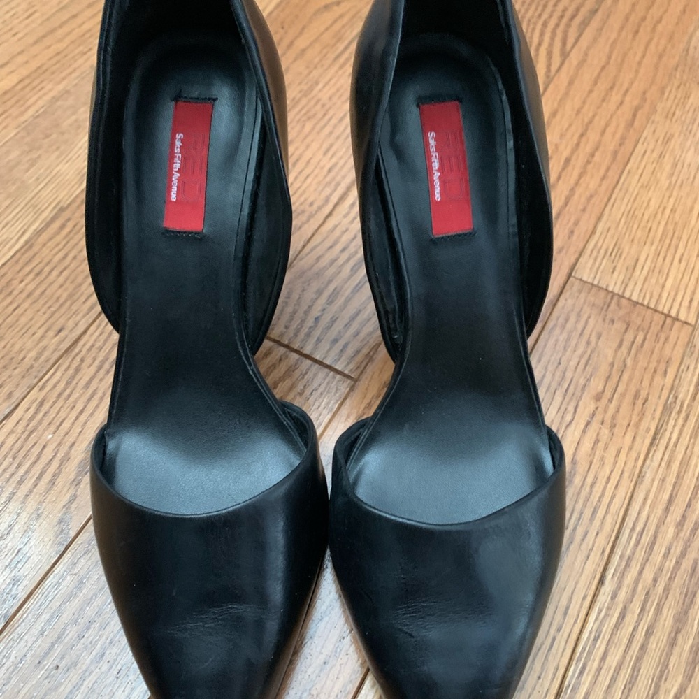RED SAKS FIFTH AVENUE 4” women’s pointed toe heels black leather pumps, 371/2